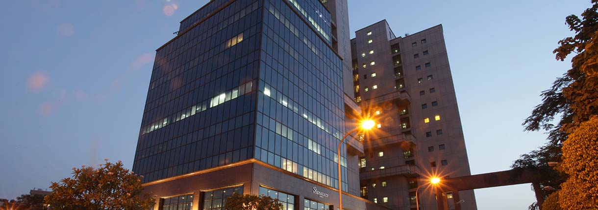 Signature Tower — commercial office landmark on NH-8, Gurgaon